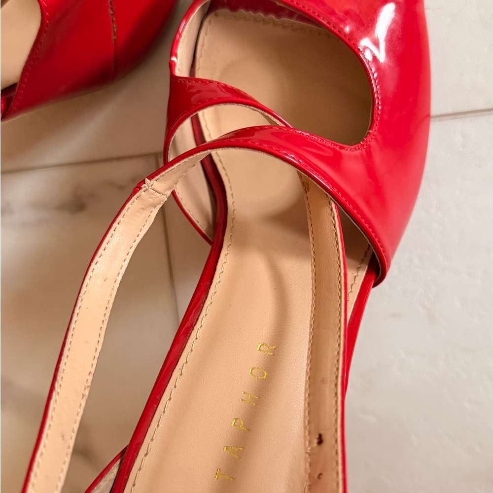 Red Heels - Picture 5 of 7